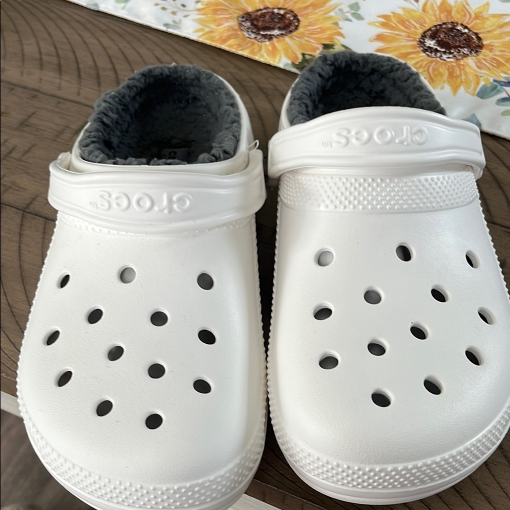 CROCS White Slippers with Perforated Design and Pivoting Heel Strap